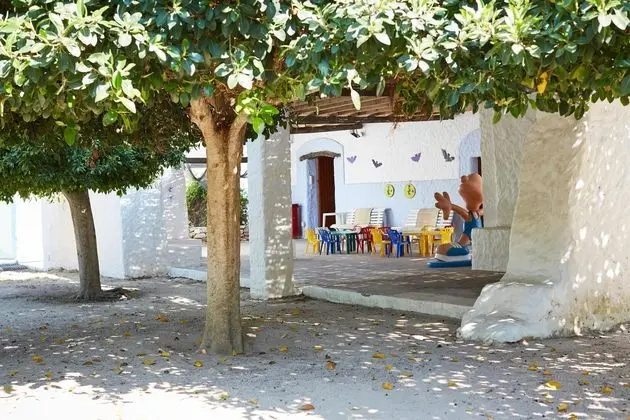 Invisa Hotel Club Cala Blanca - Dış Mekan
