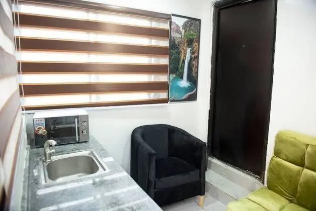 Inviting 1-bed Apartment Located in Abuja - Mutfak