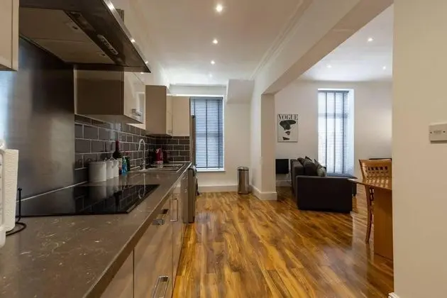 Inviting 1-bed Apartment in Lytham Saint Annes - Mutfak