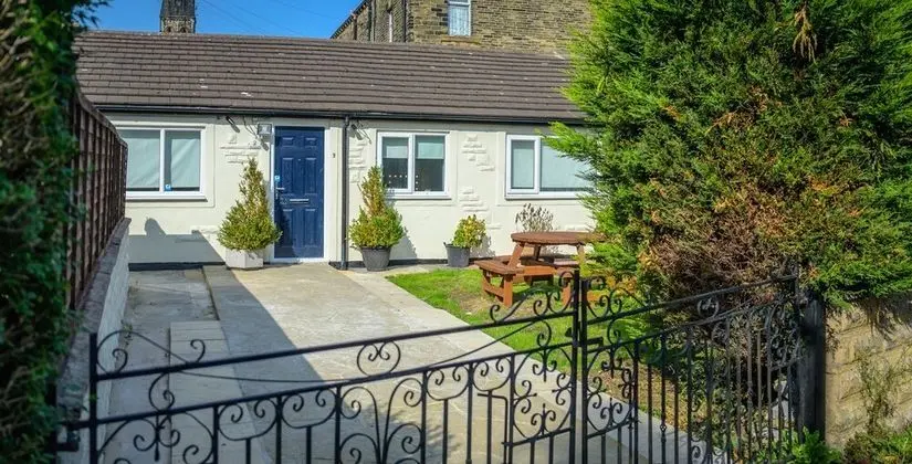 Inviting 1-bed House in Bradford