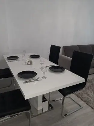 Inviting 1-bed House in Roșu