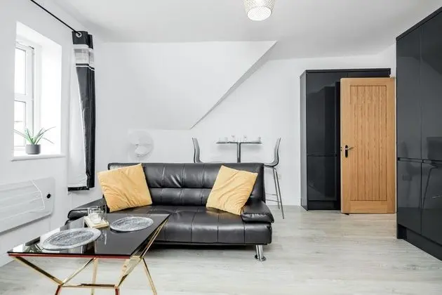 Inviting 2-bed Apartment in Bedford - Dış Mekan