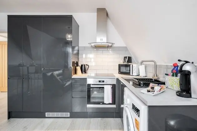 Inviting 2-bed Apartment in Bedford - Mutfak
