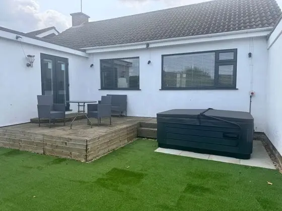 Inviting 2-bed Bungalow in Heacham With spa Bath - Öne Çıkan Resim