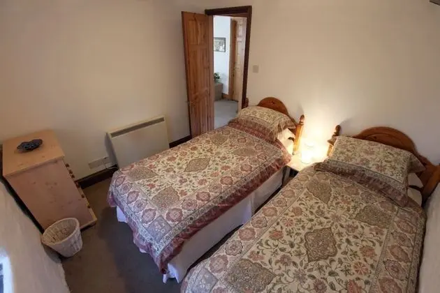 Inviting 2-bed Cottage in Newcastle Emlyn - Oda