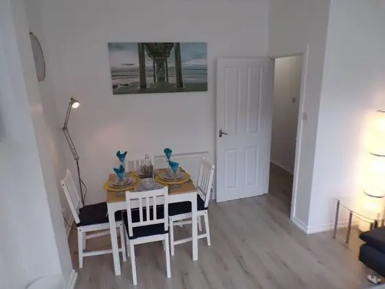 Inviting 3-bed Apartment in Southend-on-sea - İç Mekan
