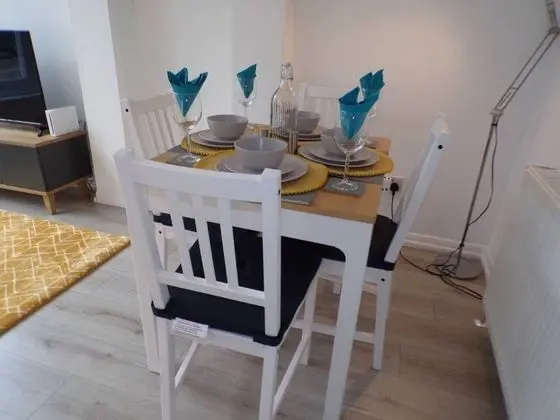 Inviting 3-bed Apartment in Southend-on-sea - Yerinde Yemek