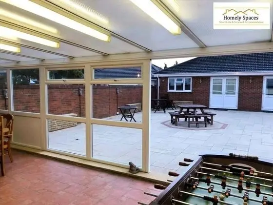 Inviting 3-bed Semi-detached House in Bedford - Dış Mekan