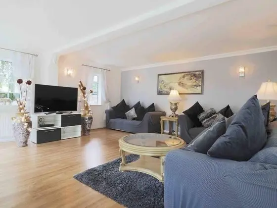 Inviting 7-bed House With sea Views in Hythe - Öne Çıkan Resim