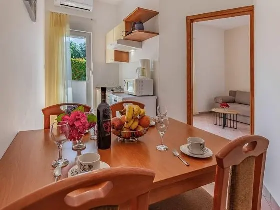 Inviting Apartment in Banjole near Veruda Lighthouse - Yerinde Yemek
