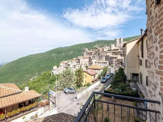 Inviting Apartment in Umbria With Garden