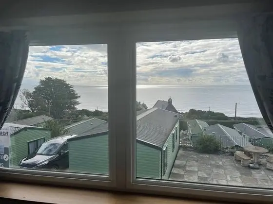 Inviting Cosy 2 bed Hillside Caravan With sea View - İç Mekan