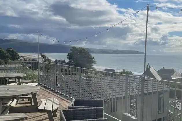 Inviting Cosy 2 bed Hillside Caravan With sea View - Öne Çıkan Resim