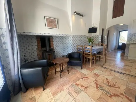 Inviting Holiday Home in Montemor-o-novo With Pool - Yerinde Yemek