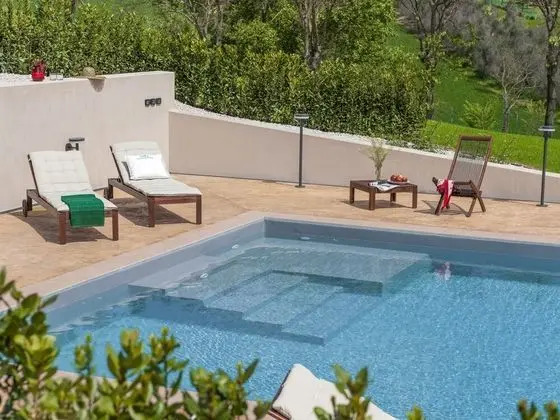 Inviting Holiday Home in San Costanzo With Swimming Pool - İç Mekan