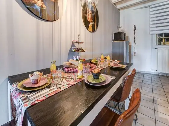 Inviting Holiday Home in Voerendaal With Garden - Yerinde Yemek