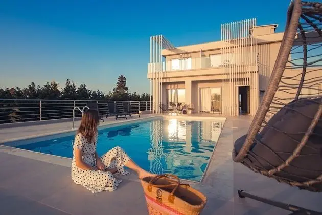 Io Suites - Havuz
