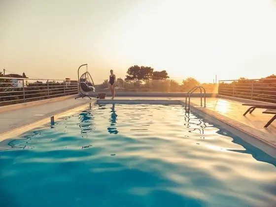 Io Suites - Havuz