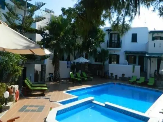 Ioanna Apartments - Havuz