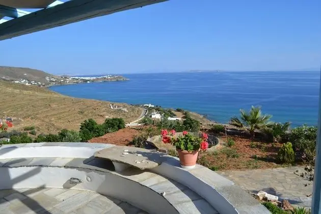 Villa Ioanna - Vacation Houses for Rent Close to the Beach