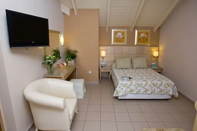 Ionian Plaza Hotel - Oda