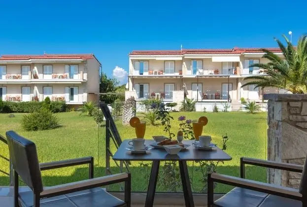Ionion Beach Apartment Hotel - Dış Mekan