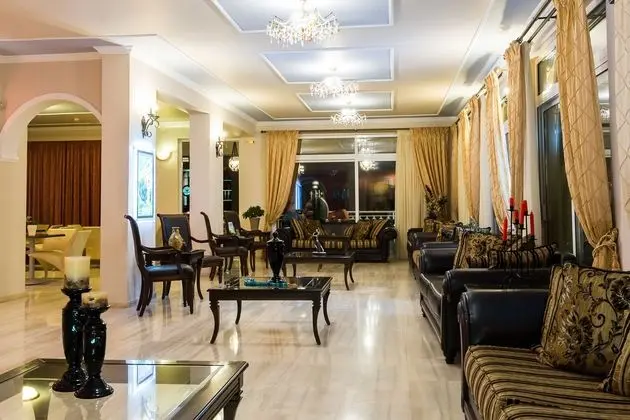 Ionis Art Hotel - Lobi