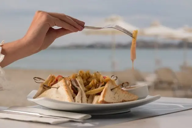 Ippokampos Beachfront - Yerinde Yemek