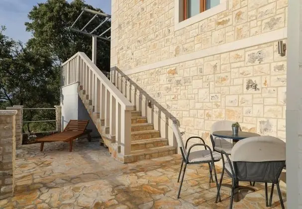 Irena - Secluded Paradise - H