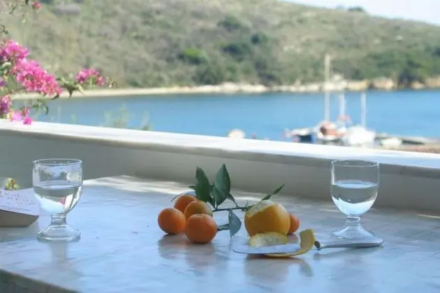 Irena Walk to Beach Sea Views A C Wifi Car Not Required - 244 - Oda