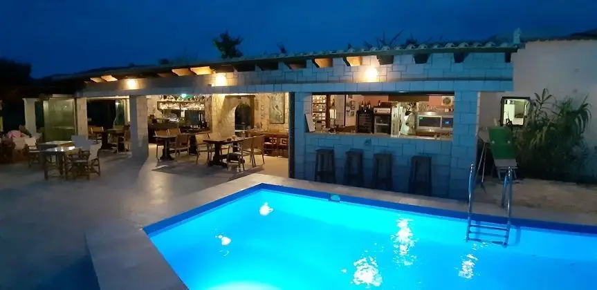 Irides Luxury Studios & Apartments - Dış Mekan