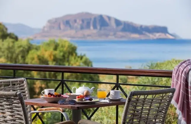 Iris Beach Hotel