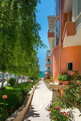 Hotel Iris Beach - Dış Mekan