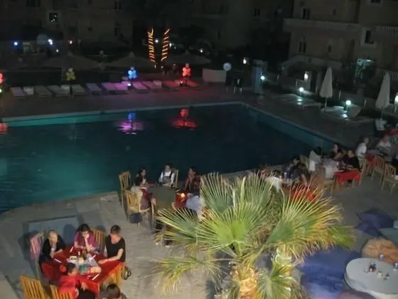 Iris Holiday apartment - Havuz