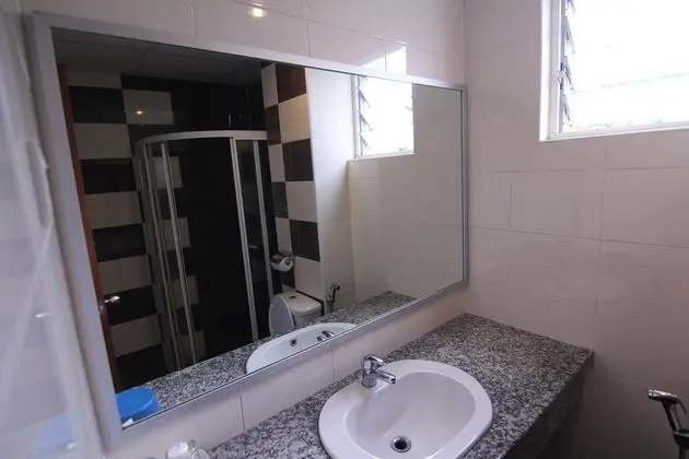Iris House Hotel