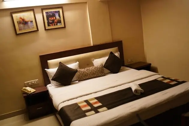Iris Hotel