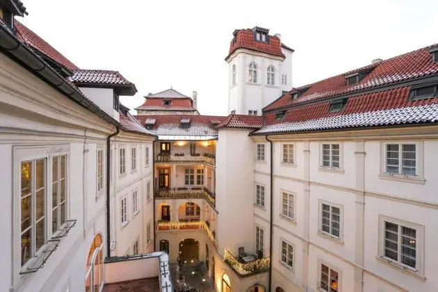 Iron Gate Hotel and Suites - 1