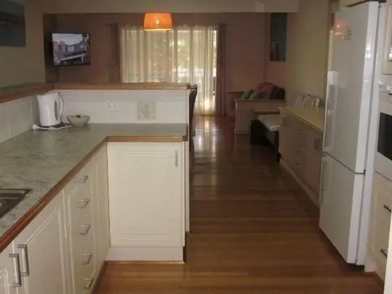 Ironbark - Deluxe Family Townhouse - Mutfak