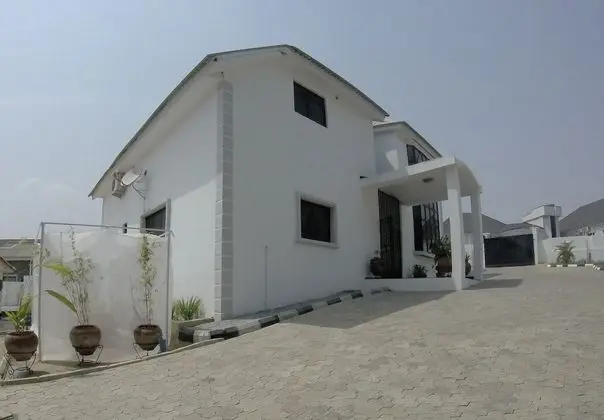 Ironhouse Guest Suites