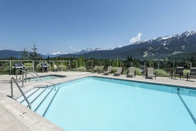 Ironwoods Blueberry Hill by Whistler VR