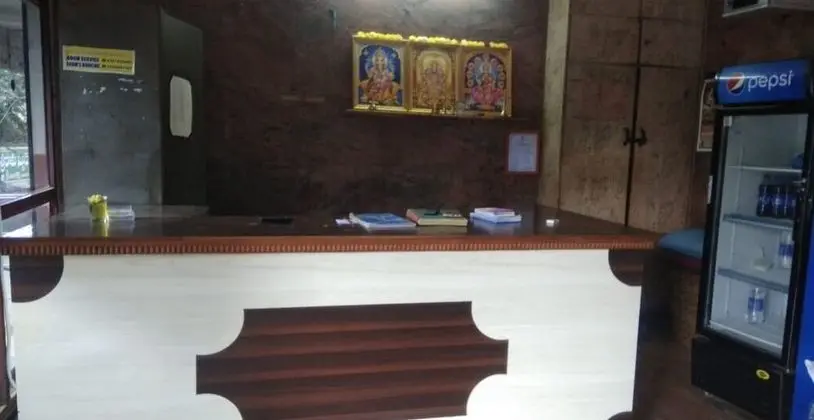 Iroomz Hotel Maheshwari Residency - Lobi