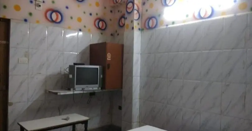 Iroomz Hotel Maheshwari Residency - Oda