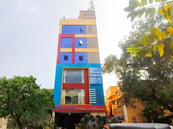 Iroomz Hotel New SS INN