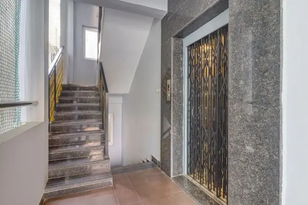 iROOMZ Hotel Rise & Shine