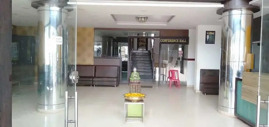 iROOMZ Shivaratna Palace - 1