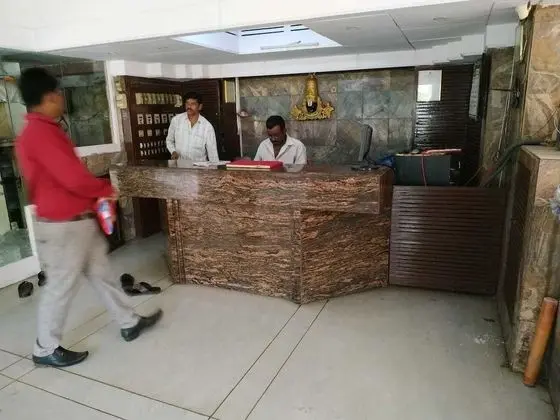 Iroomz Sri Balaji Residency