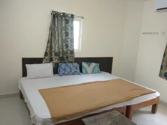 Iroomz Sri Srinivasa Residency