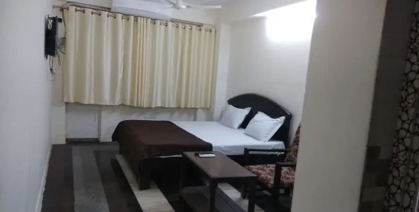 iROOMZ Hotel Sundar