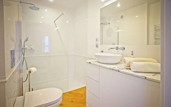 IRS ROYAL APARTMENTS-IRS MarinaSzafarnia - Banyo Tipleri