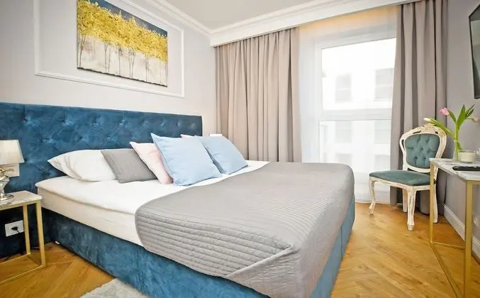 IRS ROYAL APARTMENTS-IRS MarinaSzafarnia - Oda